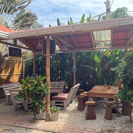 Esperanto Bed & Breakfast Surf Hostel Montañita Eksteriør billede
