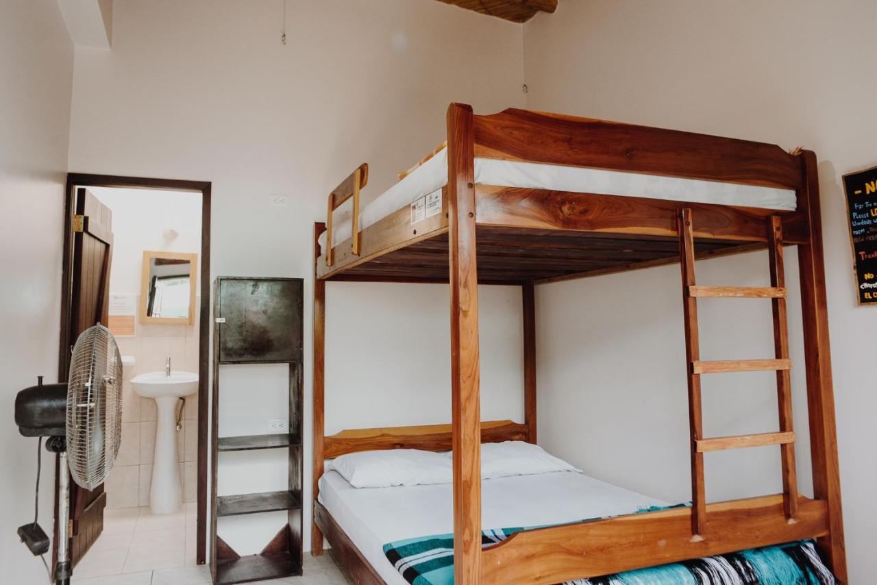 Esperanto Bed & Breakfast Surf Hostel Montañita Eksteriør billede